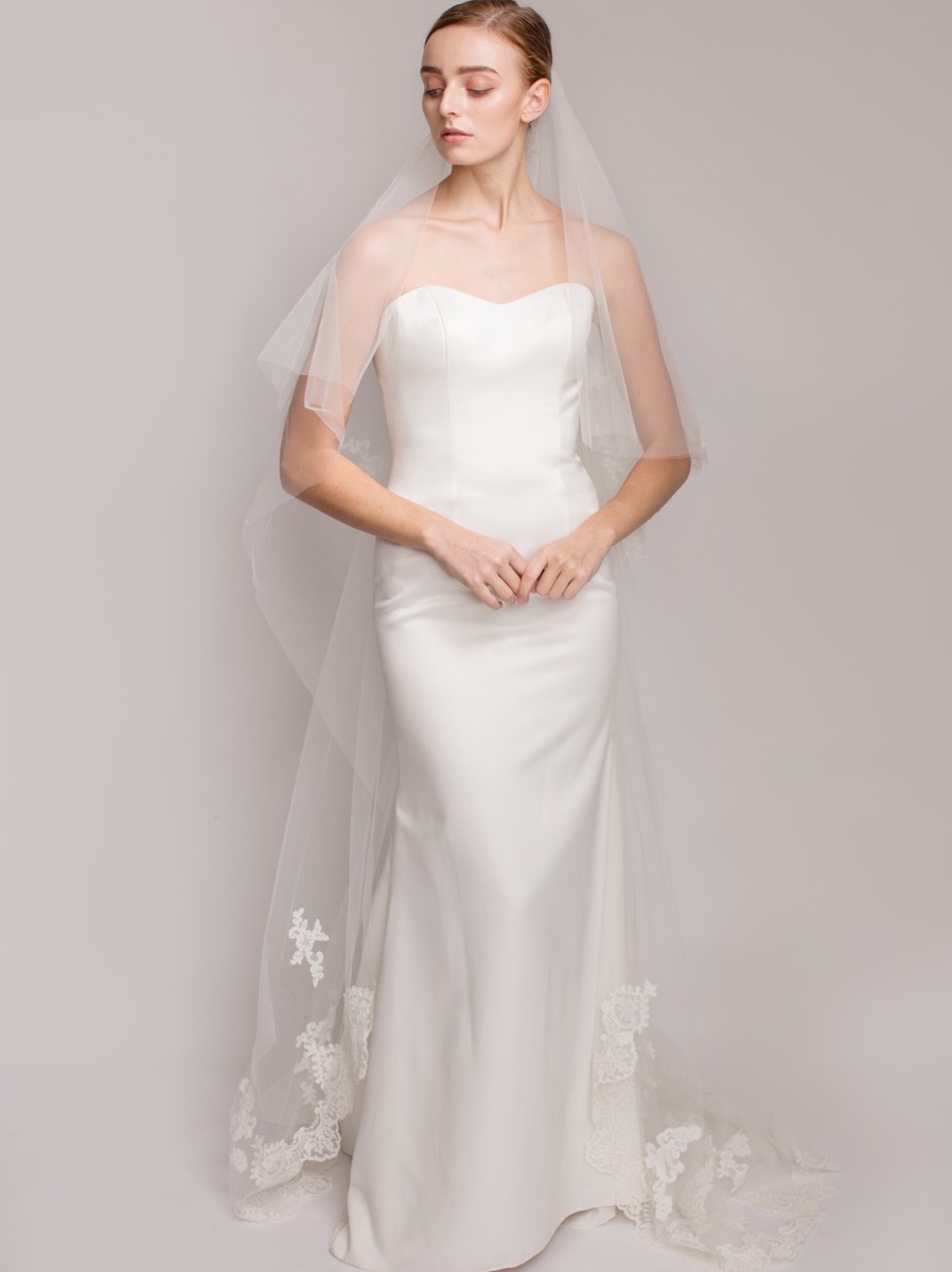 LMV017 | Long Wedding Veil with Lace Appliques | Online Store | Lusan ...